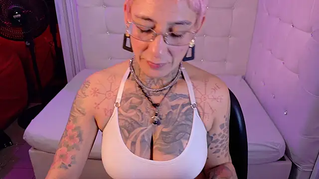 Everlyn sexx online show from February 20, 11:56 am