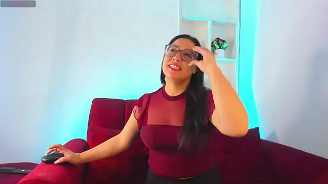 Eliana jhones  online show from March 2, 11:50 am