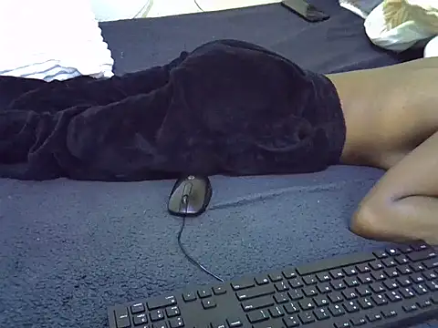 lovenesslian online show from February 11, 7:54 am