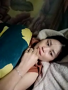 luna-rosax online show from February 24, 1:10 pm