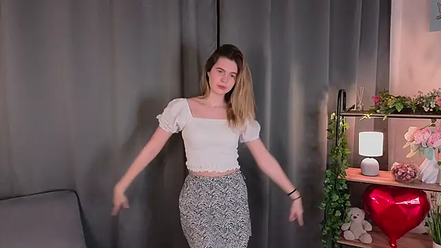 EleanorConnerr online show from February 19, 9:20 am