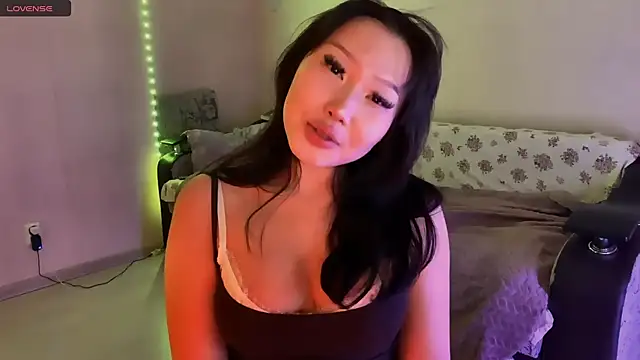 whispersofdarsy online show from February 16, 9:36 pm