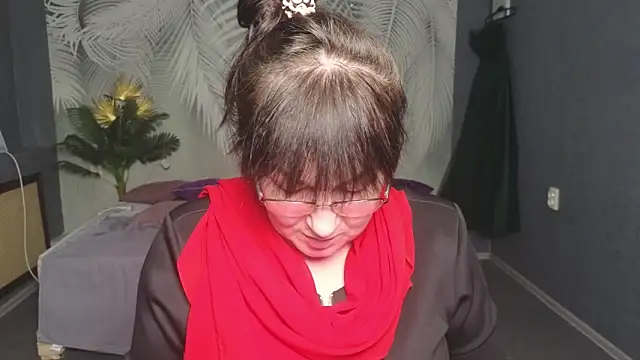 Tori Twirl online show from February 25, 10:47 am