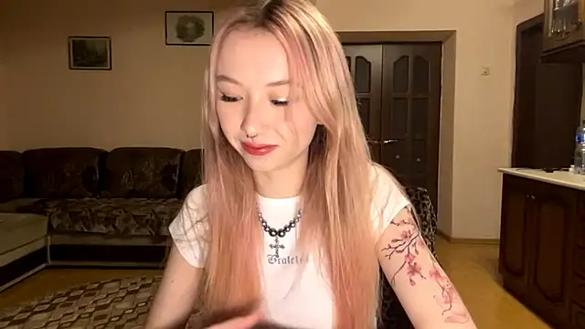 PinkTraible online show from February 13, 1:02 pm