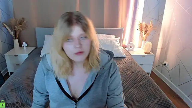 luna c0ra online show from February 26, 1:15 am