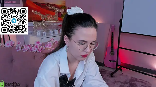 leylamirage online show from February 27, 1:11 pm