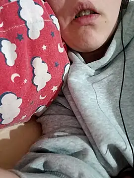 lolycutey online show from February 28, 5:12 pm