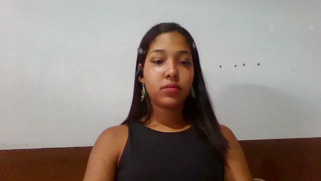 ShawntaOsornio online show from February 26, 11:20 am