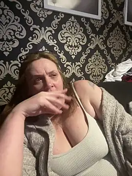 Busty-GilfQuinn online show from February 21, 7:14 pm