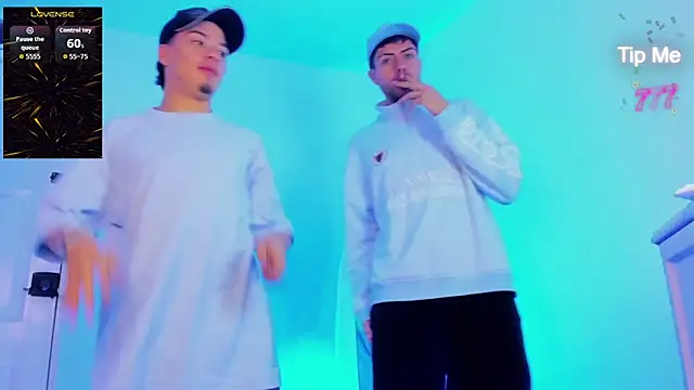 alex and christhoper online show from March 2, 3:39 am