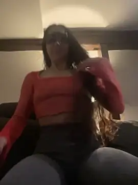 SwissLeonie online show from March 9, 6:33 pm