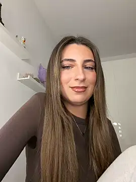 CuteJuliaa online show from March 7, 9:55 pm