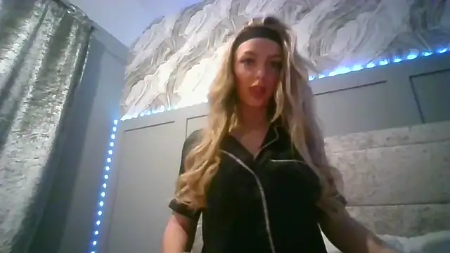 LusciousLailax online show from March 3, 10:27 pm