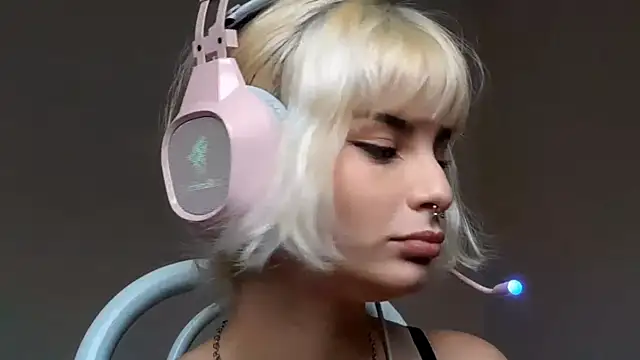 JustinCerqueira online show from March 9, 5:49 pm