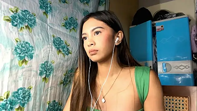 LilianBlevans online show from March 9, 4:32 pm