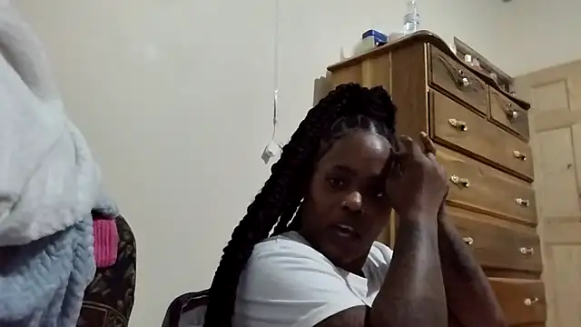 creamyamber online show from October 26, 11:11 pm