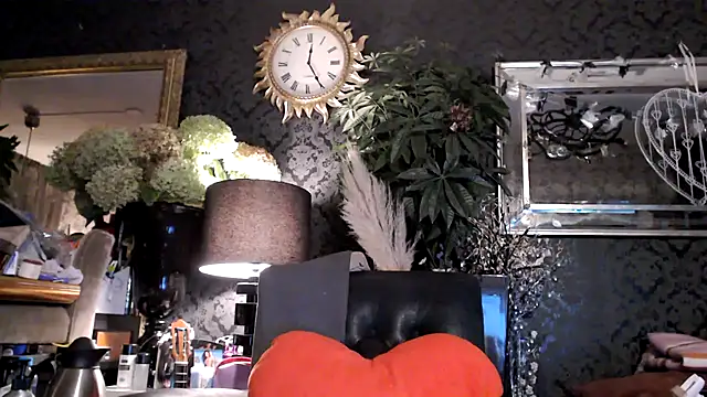 Snapshot of Hornygirltheone chatting on September 15, 11:23 pm Hornygirltheone online show from September 15, 11:23 pm