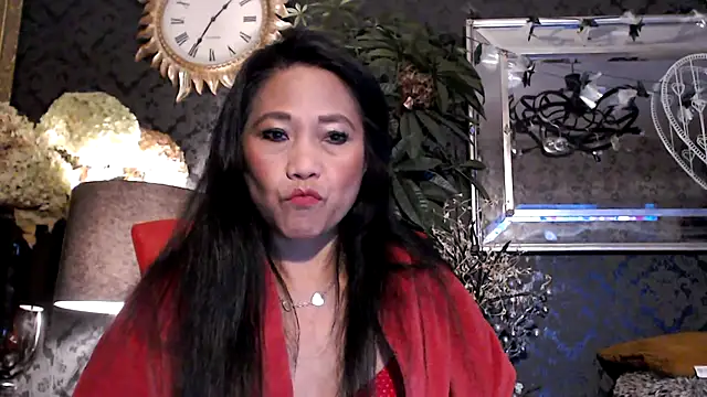 Snapshot of Hornygirltheone chatting on October 31, 12:34 am Hornygirltheone online show from October 31, 12:34 am