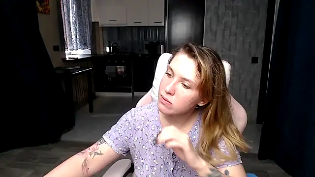 Reginasmilee online show from September 23, 11:52 am