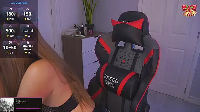 DanikaDillan online show from December 15, 1:33 am