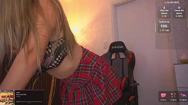 DanikaDillan online show from February 28, 1:49 am