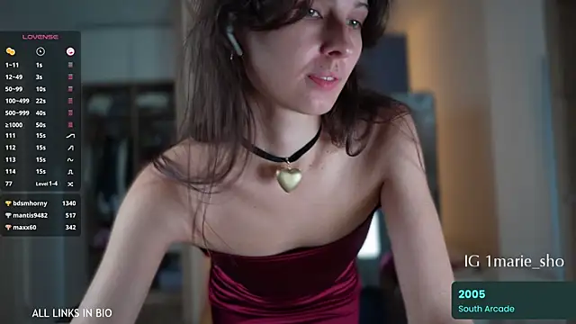 LAUREL HAZEL online show from September 17, 6:28 pm