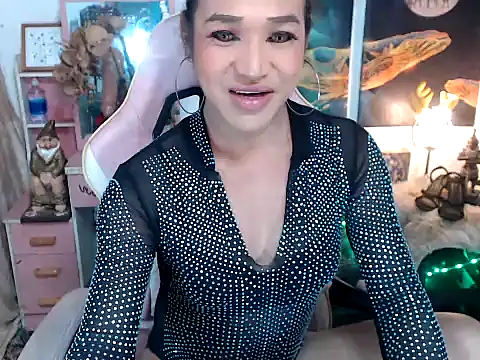 MERRYmeMARIAts online show from November 11, 2:36 pm