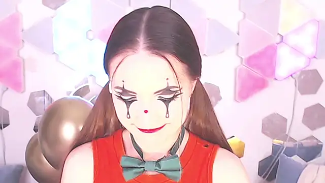 LexiKiss online show from September 17, 7:50 am