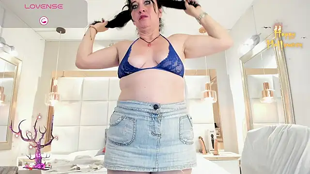 LADY HELLEN online show from October 10, 9:09 pm