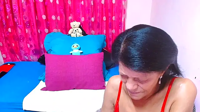 SLUTTYROXY online show from February 14, 7:27 pm