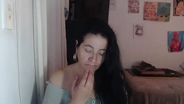 Snapshot of stefilove10 chatting on October 28, 2:23 pm stefilove10 online show from October 28, 2:23 pm