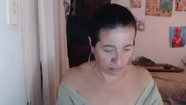 Snapshot of stefilove10 chatting on October 1, 3:06 pm stefilove10 online show from October 1, 3:06 pm