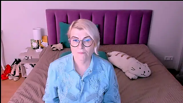 sabrinamacmarren online show from November 2, 6:11 pm