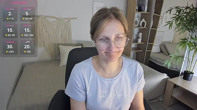 Paris Cherry online show from September 21, 7:45 pm