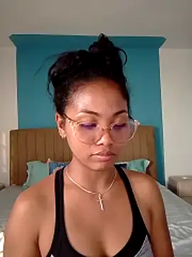 naya86 online show from November 3, 1:04 pm