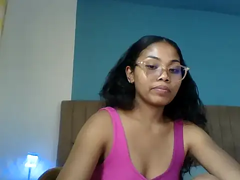 Snapshot of naya86 chatting on October 25, 12:35 pm naya86 online show from October 25, 12:35 pm
