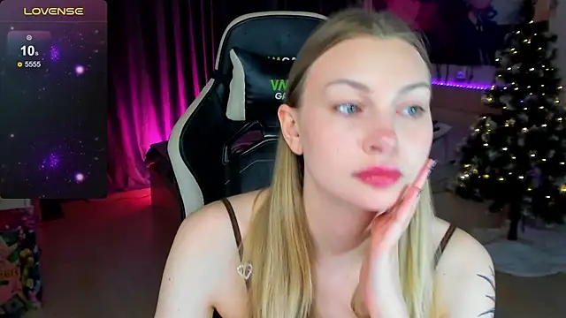 BiMolly online show from December 22, 8:56 pm