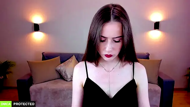 TheWoman   online show from February 12, 7:37 pm