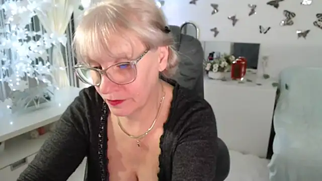 Ghertrude52 online show from December 5, 4:01 am