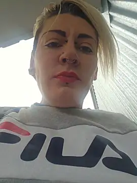 Snapshot of PinkTheHawk chatting on October 12, 3:09 am PinkTheHawk online show from October 12, 3:09 am