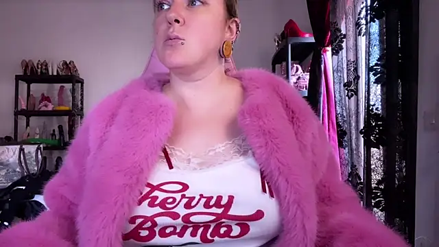 kisicaxx online show from February 27, 2:39 pm