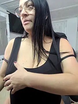 Ameliarizo online show from January 6, 1:53 am