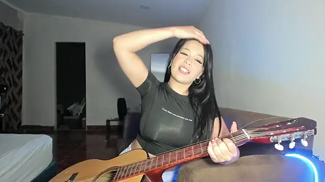 kiarafonseca  online show from November 18, 4:02 am