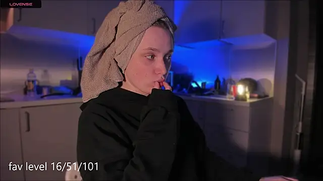 Rachel Ro online show from September 28, 1:45 am