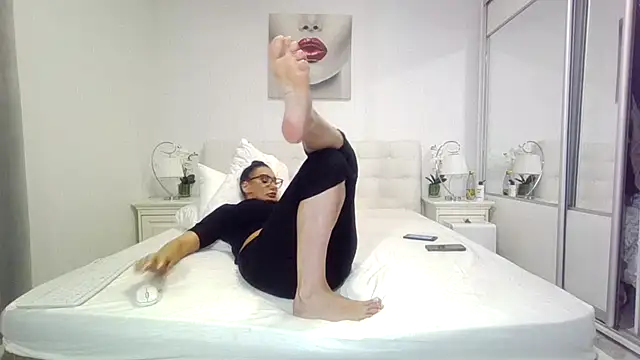 alisonya1 online show from February 9, 8:49 am