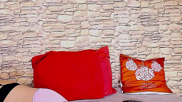 IndianAllure online show from December 16, 5:57 am