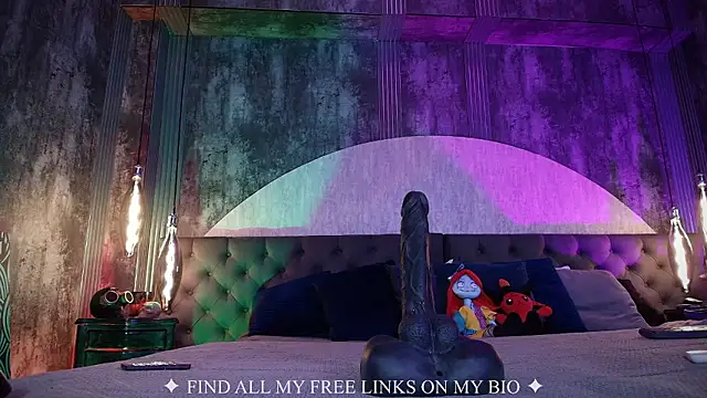 Charlotte Germanotta  online show from January 17, 6:48 pm