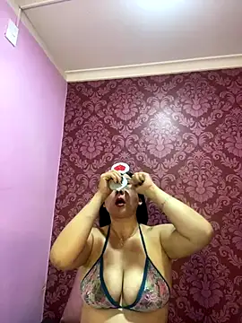 juliana diaz online show from November 30, 11:47 am