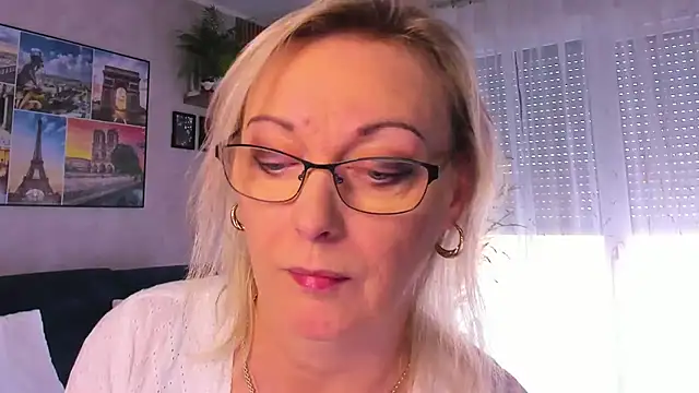 Snapshot of vanessa_chat chatting on October 21, 1:37 pm vanessa chat online show from October 21, 1:37 pm