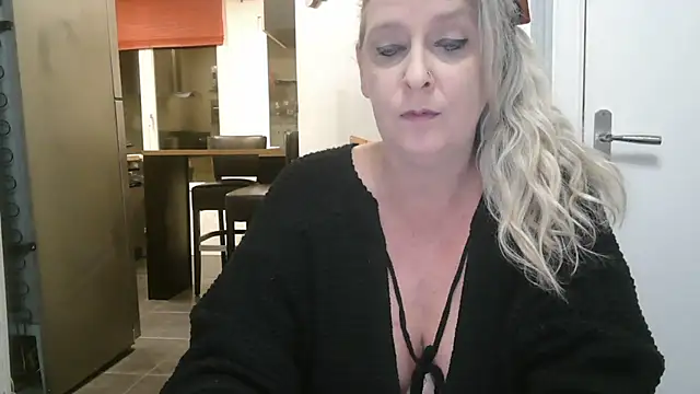 lilie69 online show from February 8, 6:33 pm